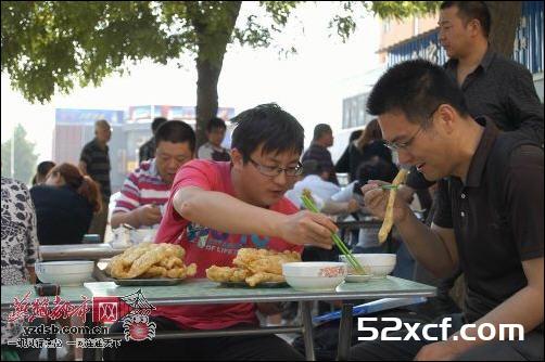 刘洪安良心油条哥经营的是自己的良心幸福的生活