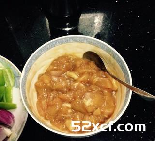 青椒洋葱炒鸡肉的做法