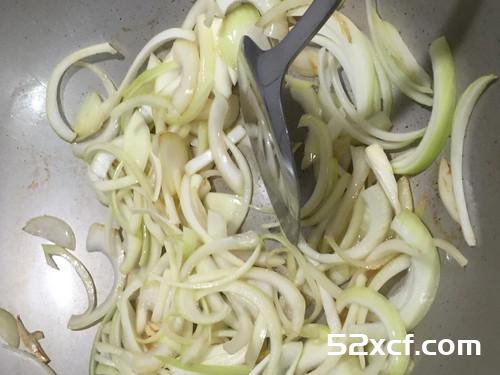 蚝油洋葱炒蛋的做法