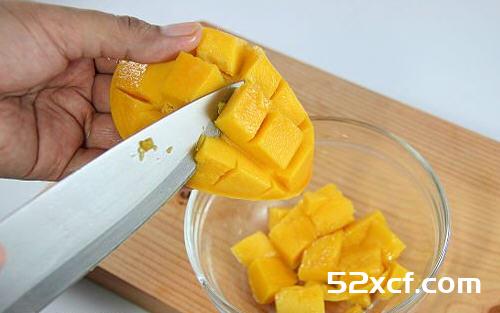 芒果怎么切成小方格？