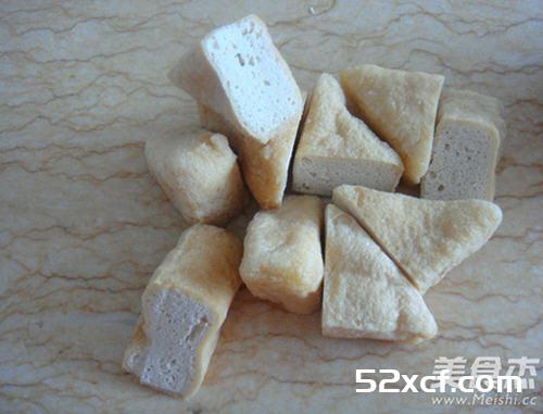 浇汁油豆腐塞肉的做法