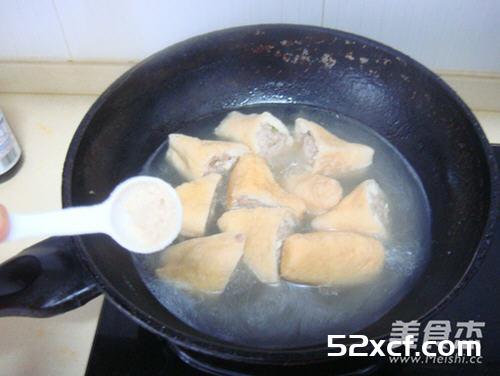 浇汁油豆腐塞肉的做法