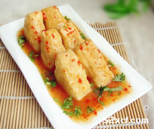 浇汁油豆腐塞肉的做法