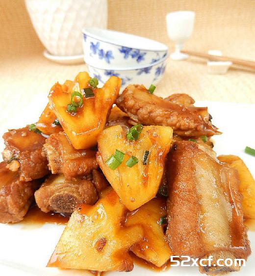 菠萝焖排骨的做法