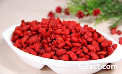 辨别硫磺熏过的枸杞的方法