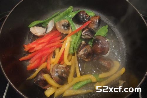海鲜炒乌龙面的做法