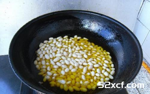 五味花生米的做法
