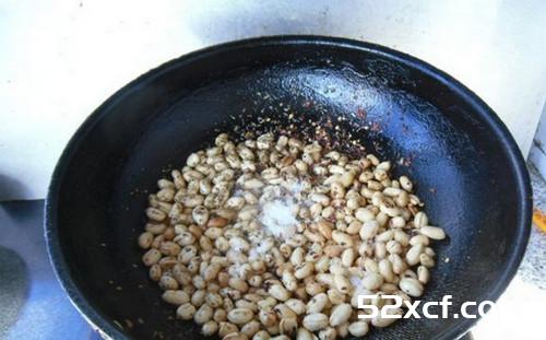 五味花生米的做法
