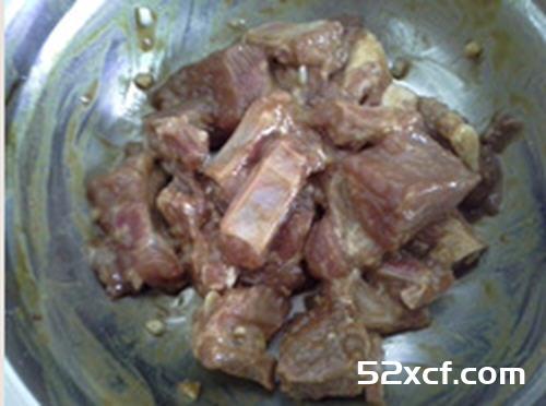 荷香排骨饭的做法