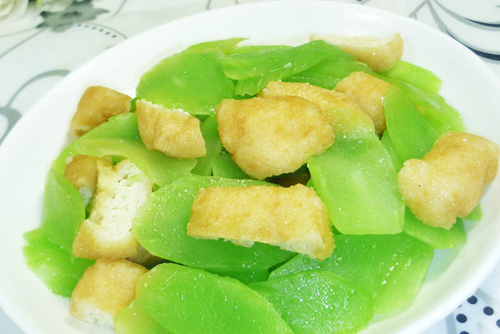 油豆腐炒莴笋的做法