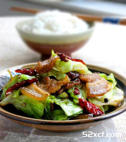 手撕包菜小炒肉的做法